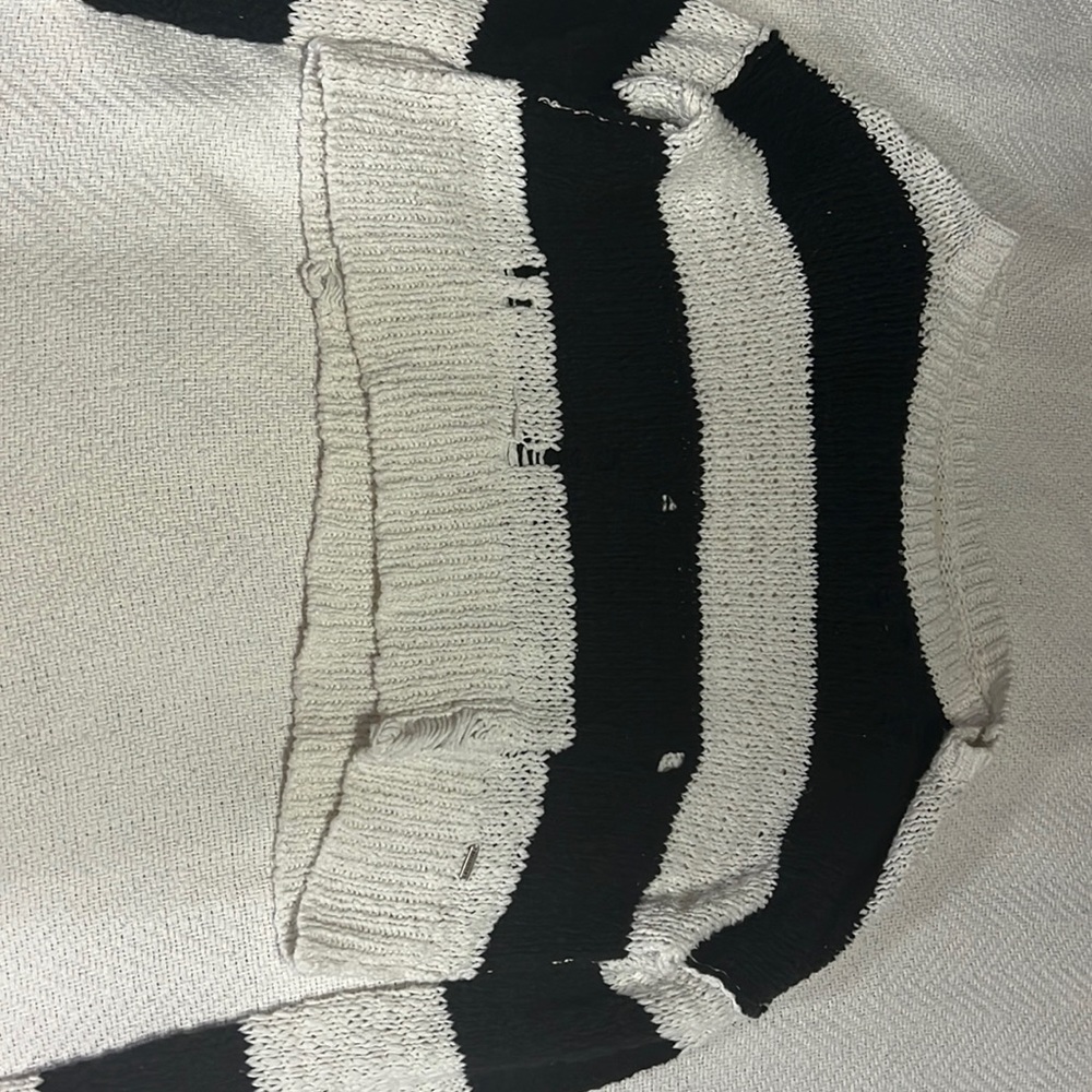 Ripped Hollister Sweater, xs